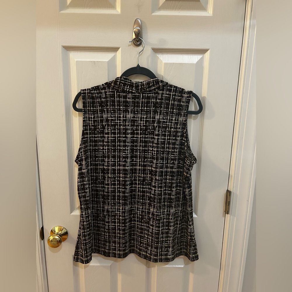 Calvin Klein Black White Patterned Sleeveless Women's Top - Picture 2 of 8